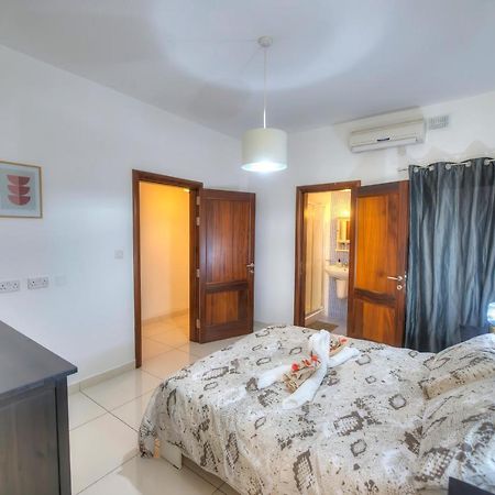 Large And Modern 2Bedroom With Balcony Glub1-1 Gzira Bagian luar foto