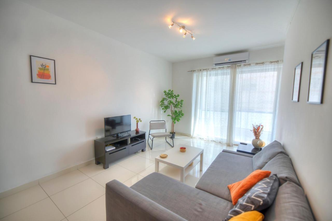 Large And Modern 2Bedroom With Balcony Glub1-1 Gzira Bagian luar foto