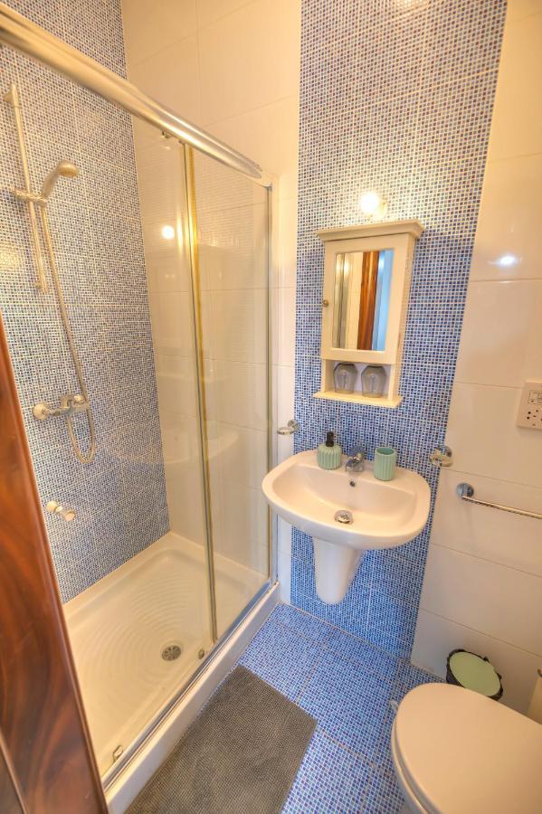 Large And Modern 2Bedroom With Balcony Glub1-1 Gzira Bagian luar foto