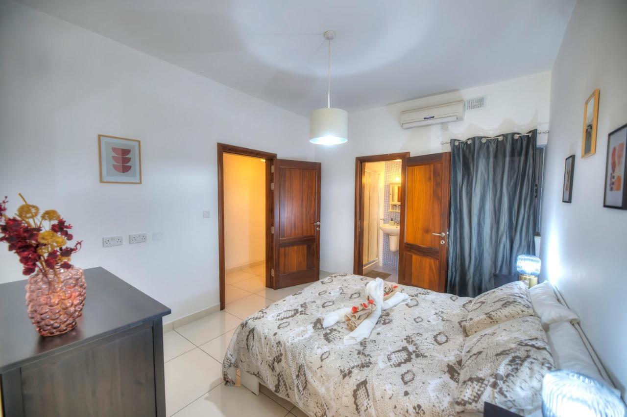 Large And Modern 2Bedroom With Balcony Glub1-1 Gzira Bagian luar foto