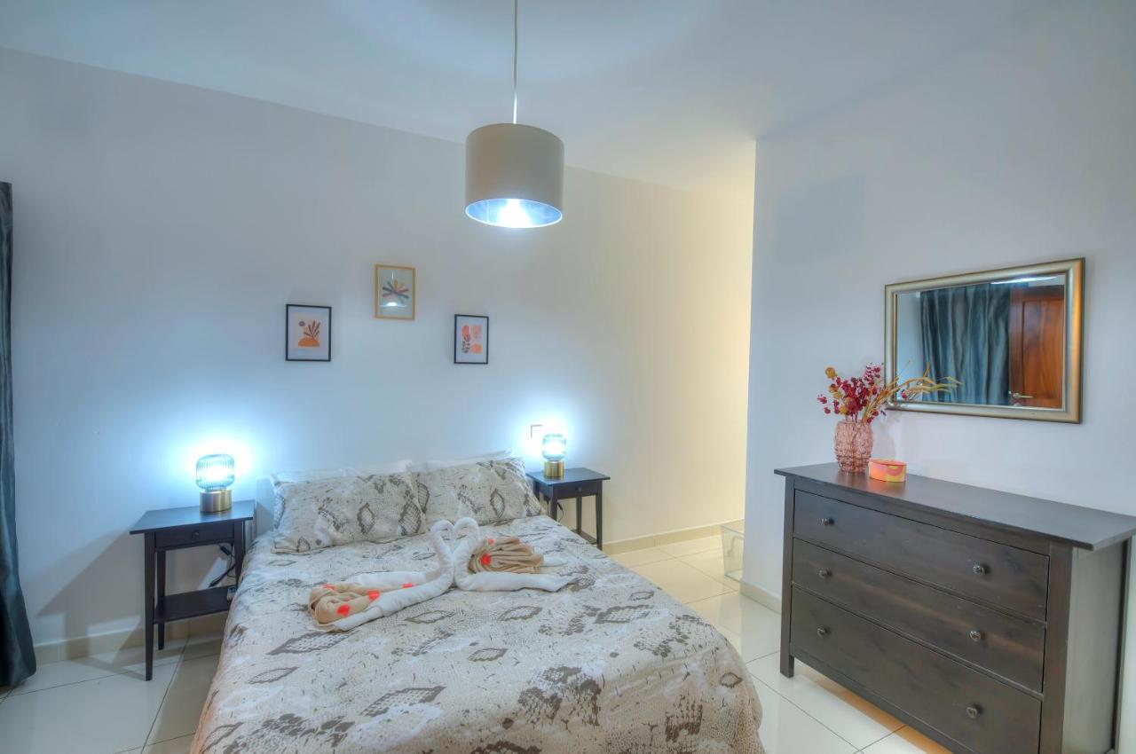Large And Modern 2Bedroom With Balcony Glub1-1 Gzira Bagian luar foto