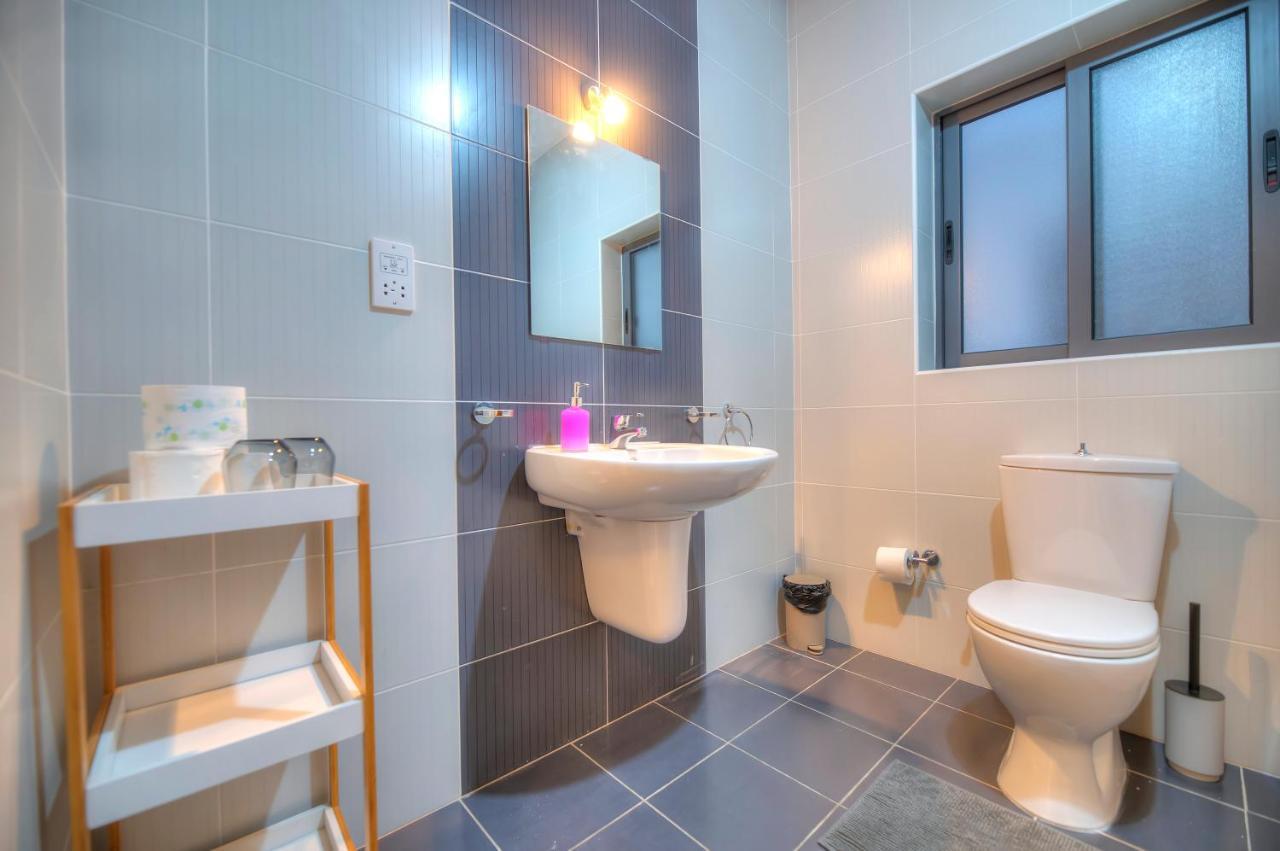 Large And Modern 2Bedroom With Balcony Glub1-1 Gzira Bagian luar foto