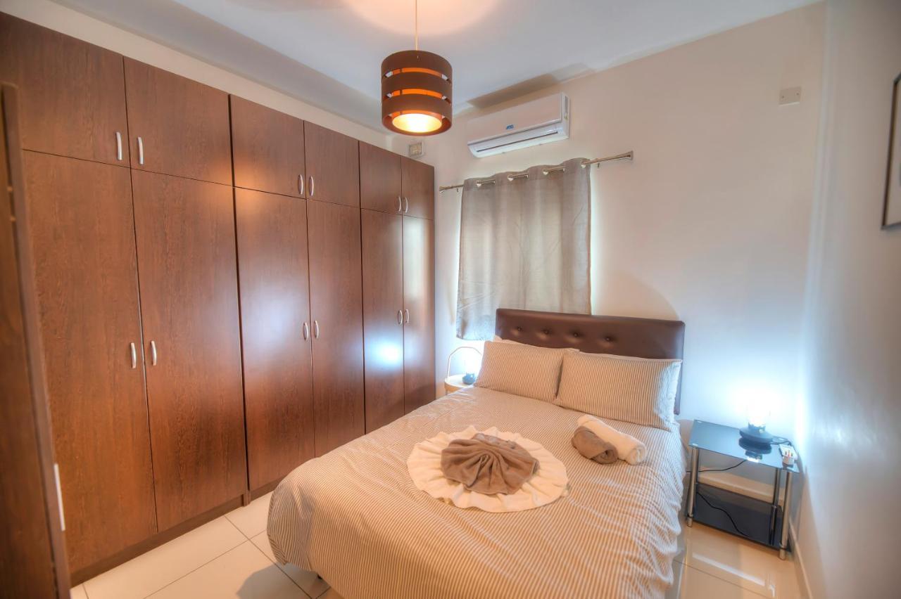 Large And Modern 2Bedroom With Balcony Glub1-1 Gzira Bagian luar foto